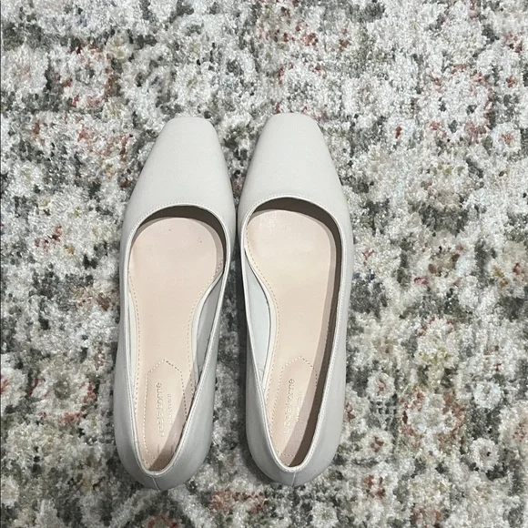 Liz Claiborne Cream Women's Heels - Picture 1 of 4